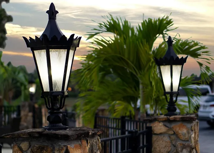 Spinnaker Inn Of Naples