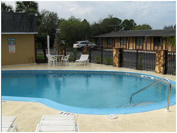 Motel Spinnaker Of Naples 2*